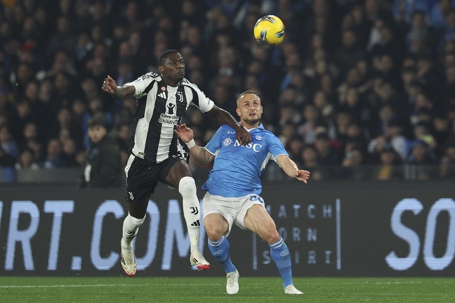 TAKO SE POSTAJE ŠAMPION Napoli posle preokreta savladao Juventus i naneo mu prvi poraz ove sezone (VIDEO)