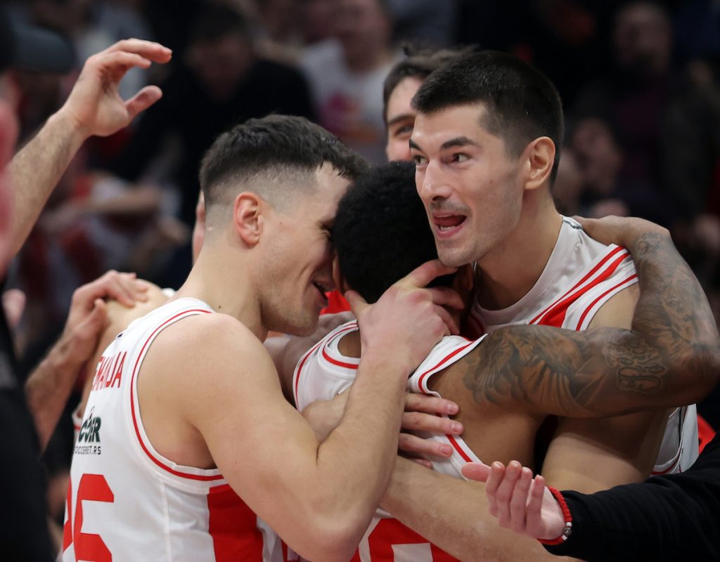 ZVEZDA FENOMENALNA U TRANZICIJI Gedraitisova odbrana, Jagova vizija i prelepo zakucavanje Mitrovića (VIDEO)