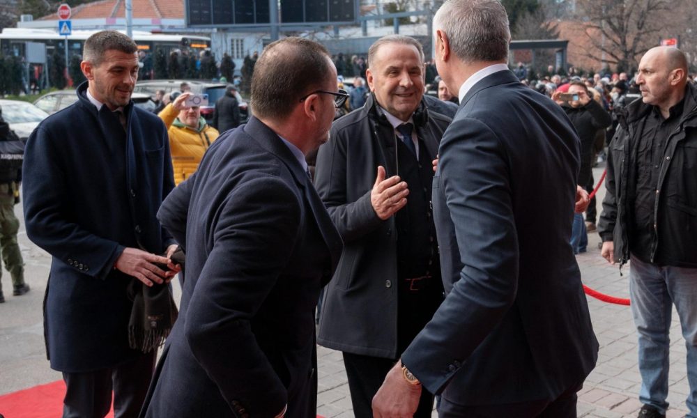 NEKA NOVA ERA ODNOSA VEČITIH RIVALA Terzić dočekao delegaciju Partizana: Dobro došli, gospodo draga (VIDEO)