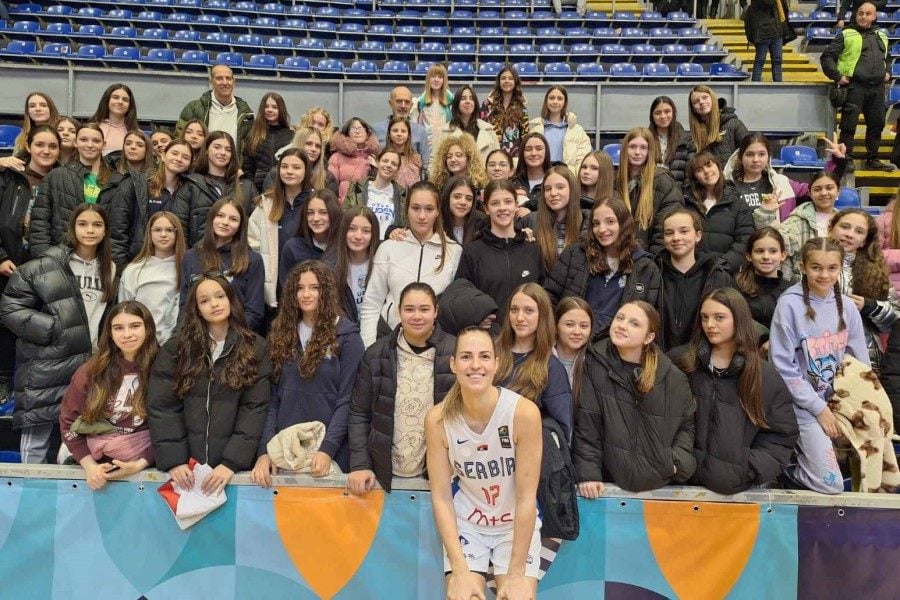 STUDENT U BEOGRADU Podrška za Srbiju, ali i Milicu (VIDEO)