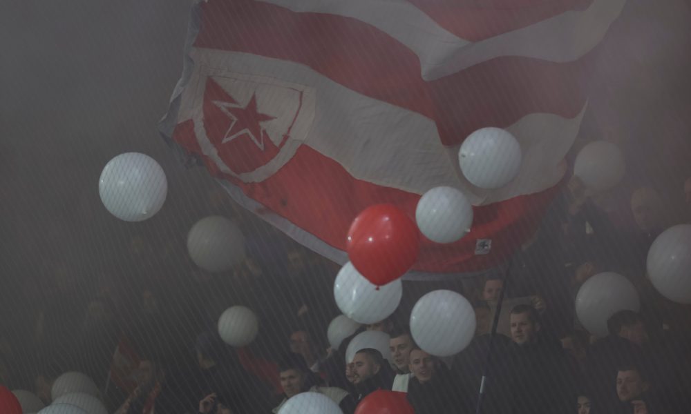 Zvezda časti navijače za meč sa Radničkim