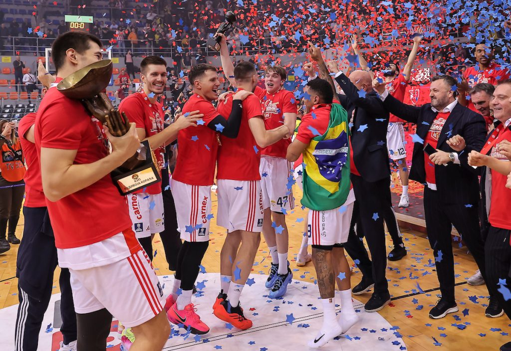 Svetski šampion blizu dolaska u Crvenu zvezdu (FOTO)