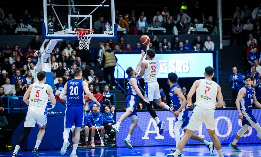 POLUVREME U FINSKOJ Petrušev i Avramović usamljeni, odbrana šuplja kao sir… Srbija u minusu posle 20 minuta košarke