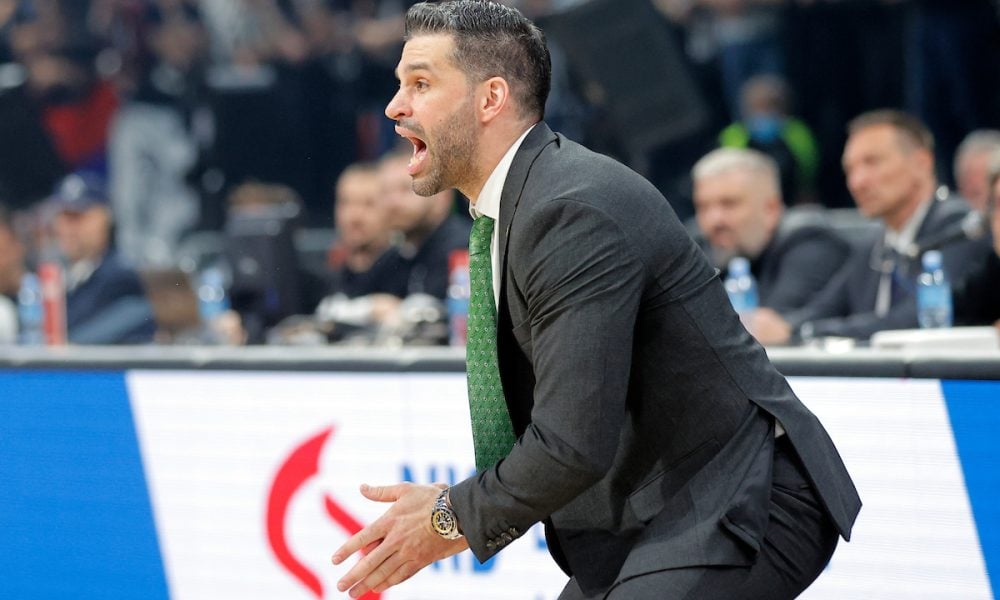 Selektor Srbije se razbesneo – Alimpijević šutirao reklame i bacao sve oko sebe (VIDEO)