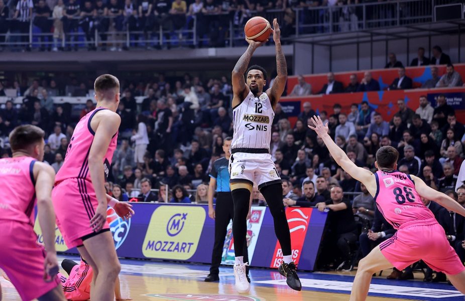 POLUVREME Nazire se i drugi finalista Kupa! Partizan ima lepu prednost protiv Mege