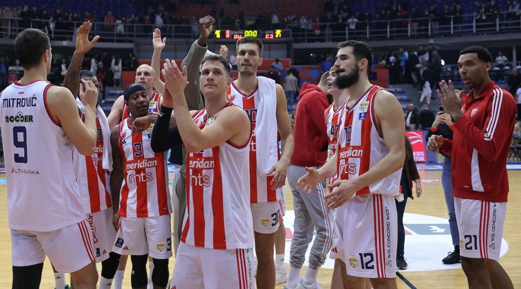 FOTO DANA Nekadašnji trener Partizana čestitao igračima Crvene zvezde plasman u finale Kupa Radivoja Koraća