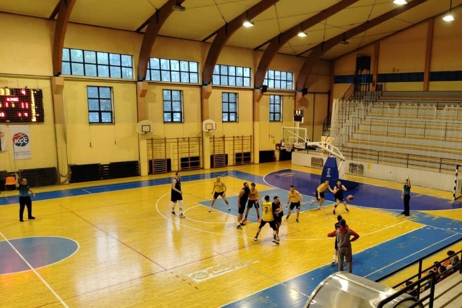 Junior skinuo lidera sa trona