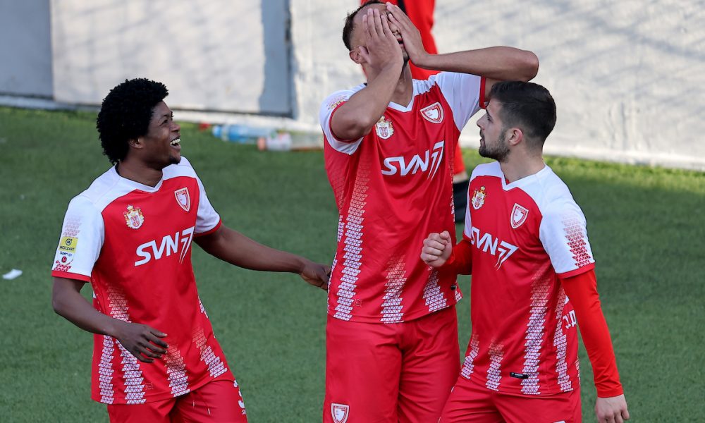 „MOĆAN, DOBAR, A I ZGODAN“ Fudbaleri Jedinstva osvojili „krov“, pa svlačionicu zatresli turbo-folk hitom (VIDEO)