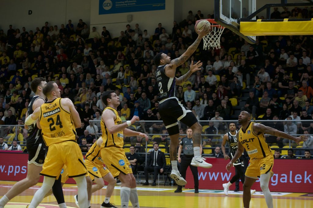 Partizan bez problema u Splitu! Crno-beli idu ka prvom mestu