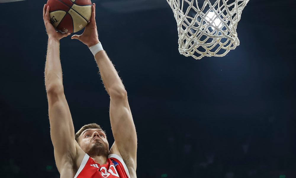 Potez prvog dela igre: Petrušev je poleteo (VIDEO)