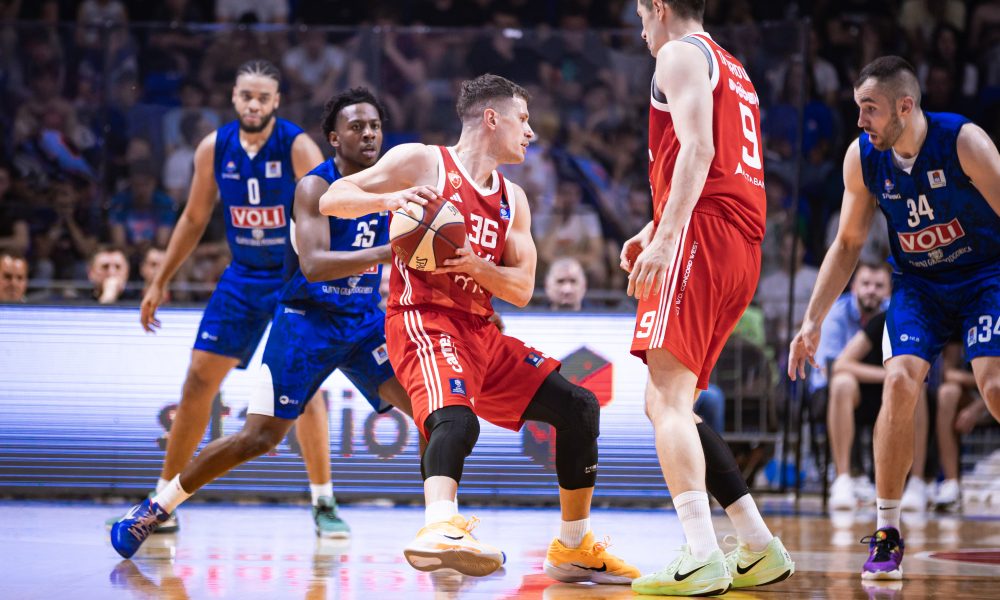 Zvezda se oglasila o prekidu u Podgorici: Gađali su nas šrafovima! (FOTO)