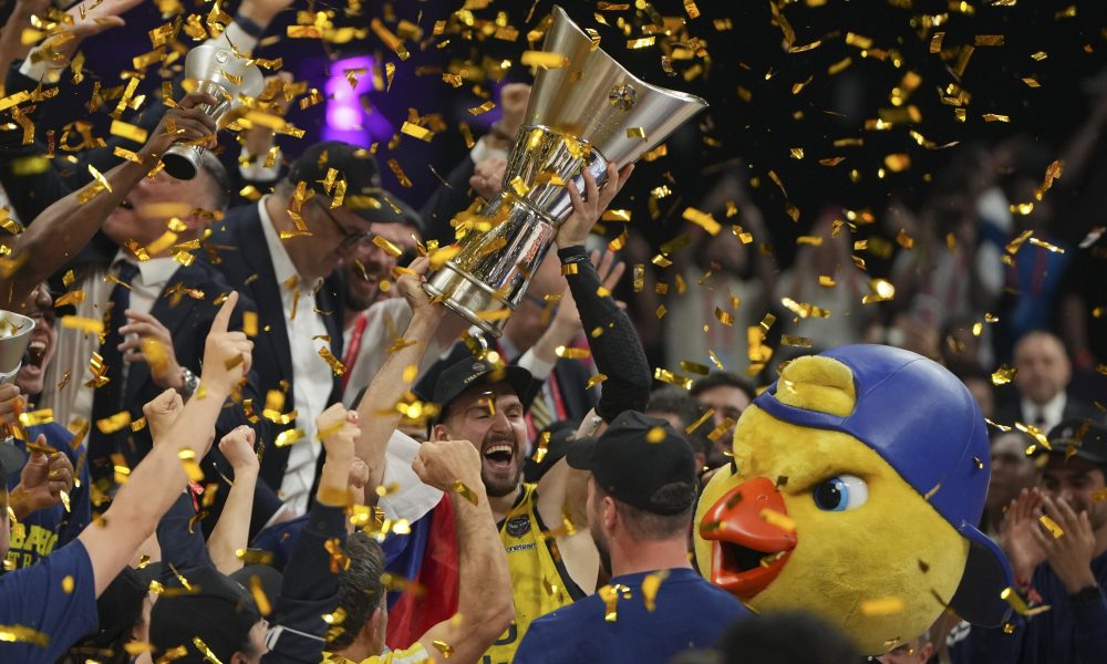 Fenerov junak obavijen srpskom zastavom! Gudurić za MBS: Bitan je pehar, a ne MVP priznanje (VIDEO)