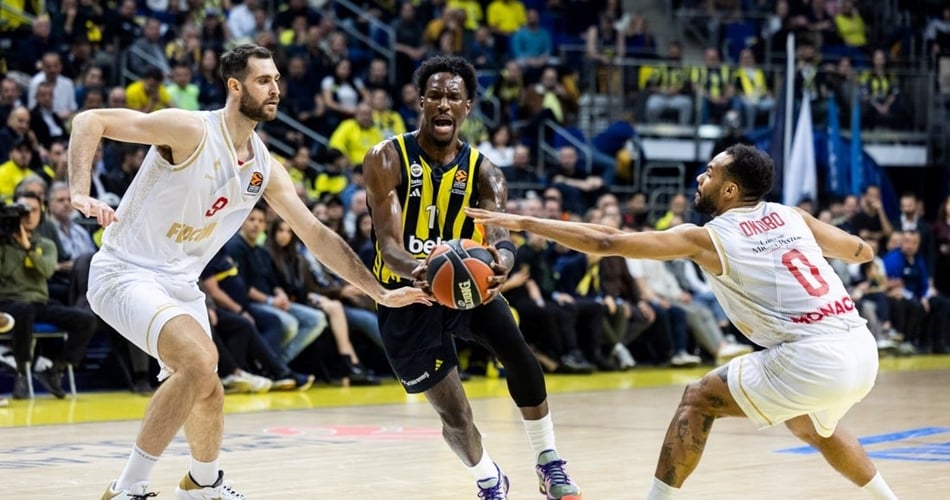 Istorijsko finale u Abu Dabiju: Feneru druga titula ili Monakov prvenac? Spanulis i Jasikevičijus za ulazak u elitni klub trenera