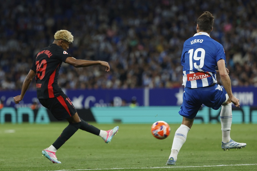 Jamal skinuo paučinu i Real sa trona! Barselona osvojila 28. titulu