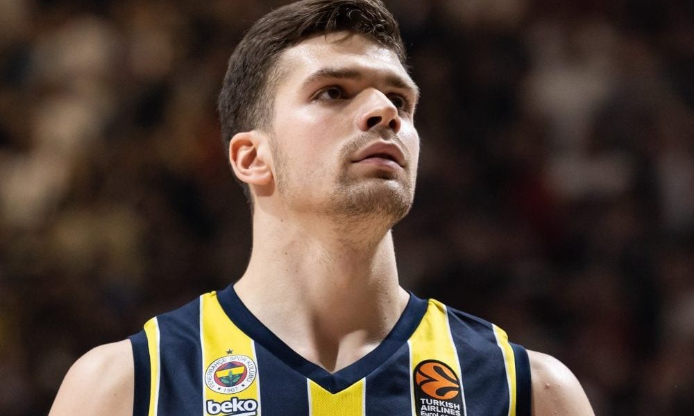 Teška povreda Biberovića, saigrači ga izneli sa terena (VIDEO)