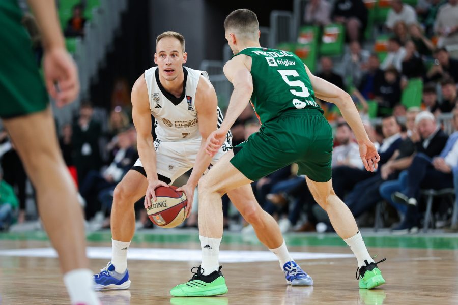 Momenat sa utakmice Cedevita Olimpija - Dubai (Foto: ABA liga/Cedevita Olimpija/Ales Fevzer)