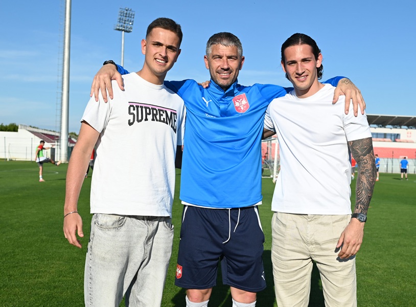 Sinovi Siniše Mihajlovića posetili „orliće“ u Staroj Pazovi