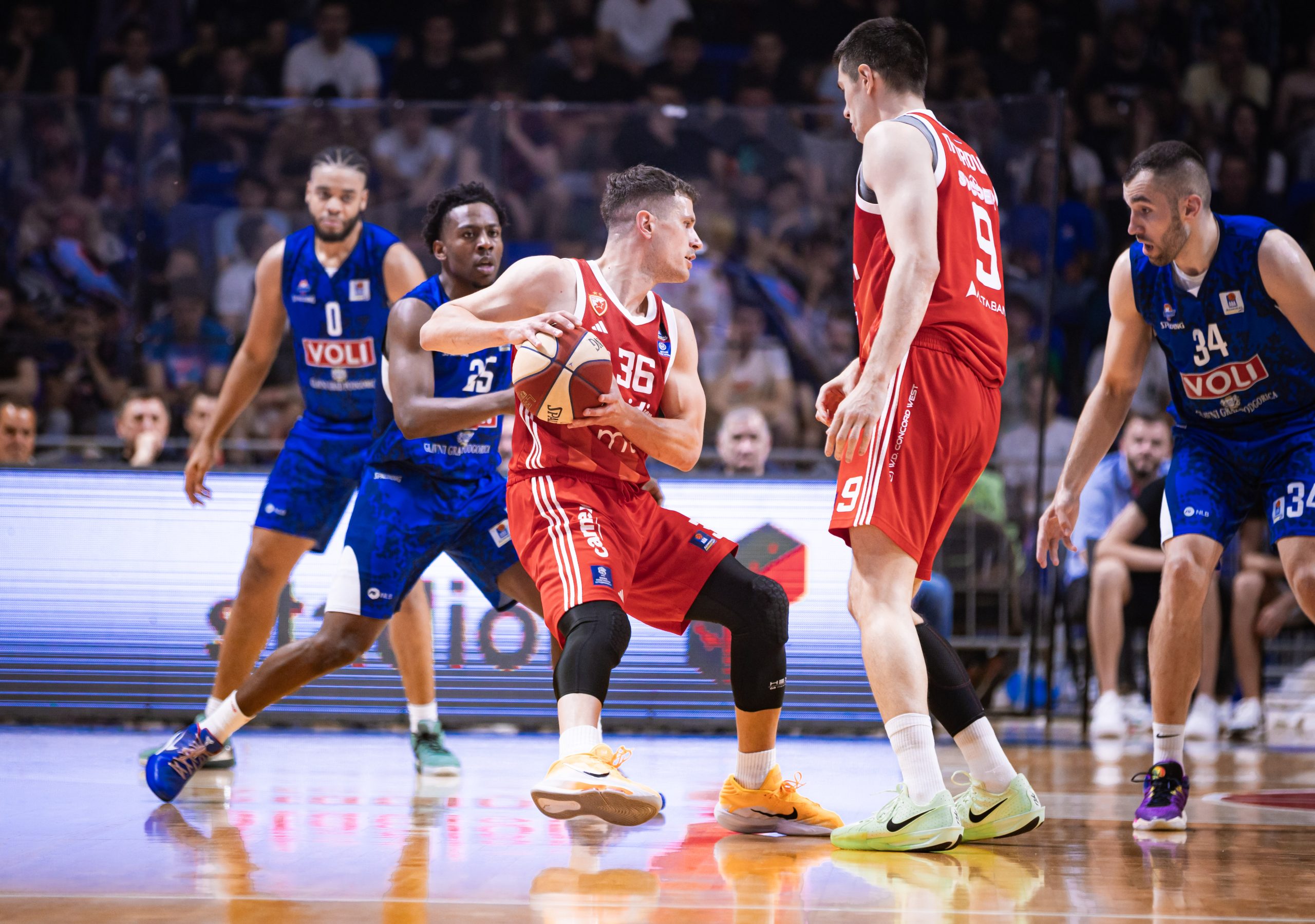 Nemanja Nedović na utakmici protiv Budućnosti (Foto: ABA liga/Budućnost Voli/Filip Roganović)