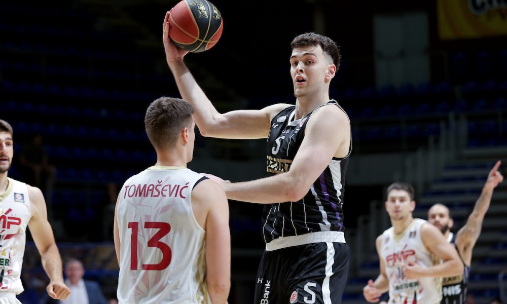 Crno-beli se muče u Železniku! FMP imao dvocifrenu prednost, ali na poluvreme odneo tri poena viška