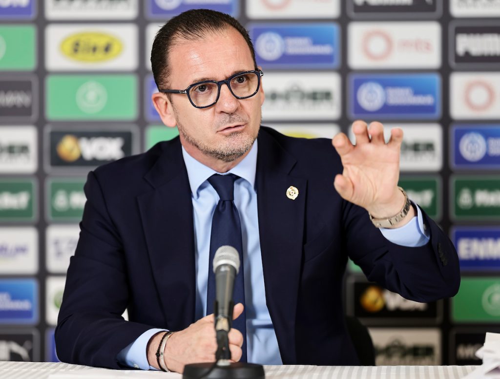 Susret legendi – Mijatović posetio Piksija u Staroj Pazovi (FOTO)