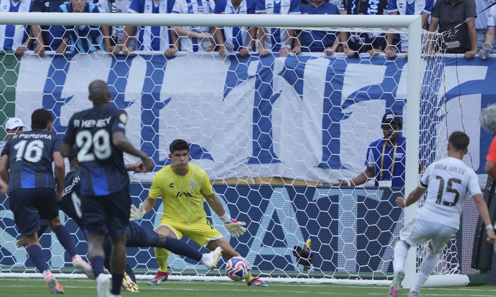 Stara istina: Nije važno koliko ih je na terenu, već ko zna! Real sa desetoricom od početka lako srušio Meksikance (VIDEO)