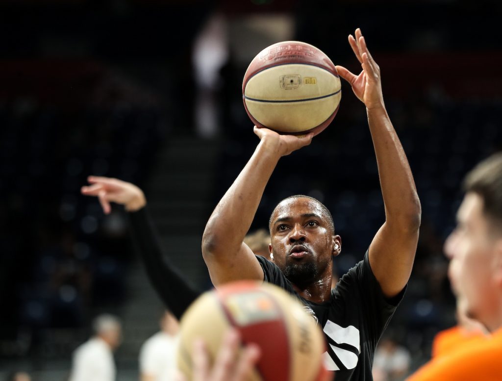 Crno-beli jači za krilnog centra: Evo sastava Partizana i Dubaija