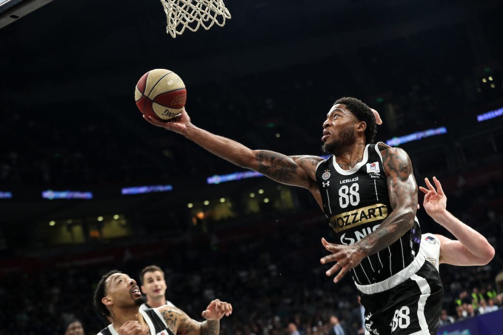 Poluvreme: Partizan se vratio na energiju Tajrika, Dubai ipak vodi