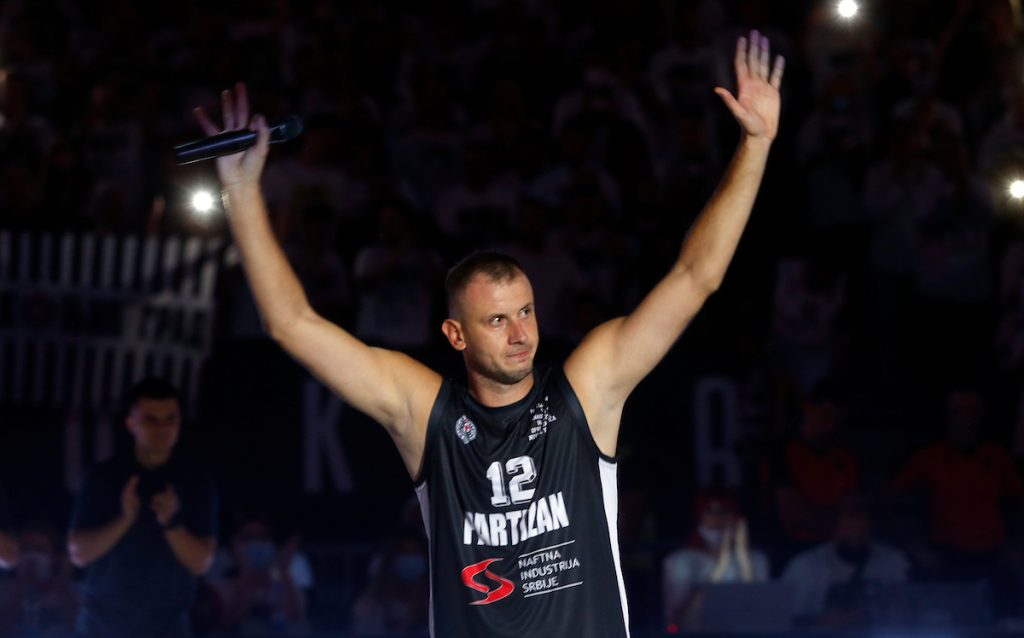 Zvanično: Novica Veličković ponovo u Partizanu!