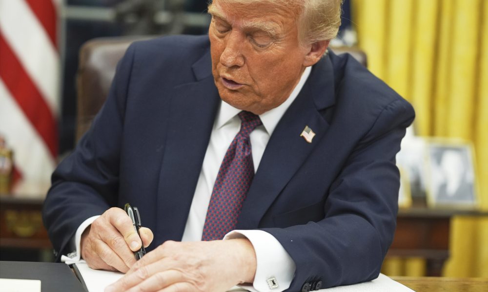 Tramp dolazi na finale između Čelsija i PSŽ