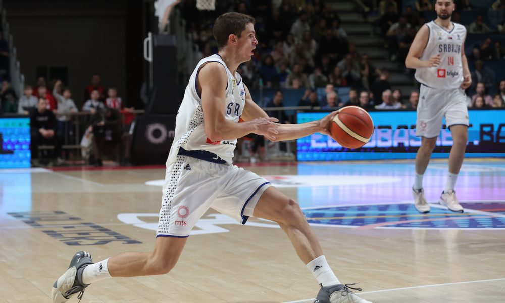 Zoveš se Nikola? Onda sigurno znaš da igraš košarku! Đurišić „cepa mrežice“ u Letnjoj ligi