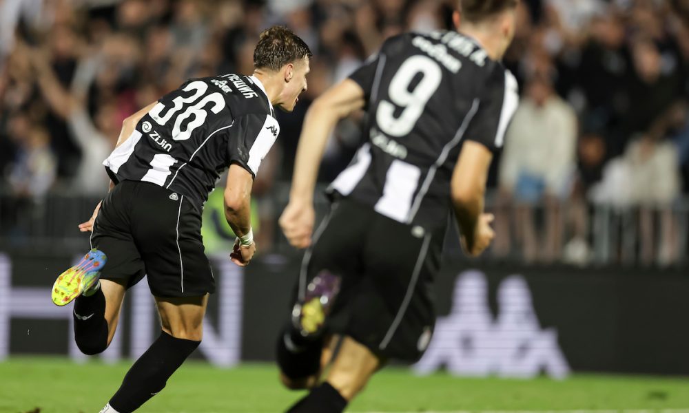 Mladi napadač pogodio iz penala, pa proslavom gola rasplakao „grobare“ (VIDEO)