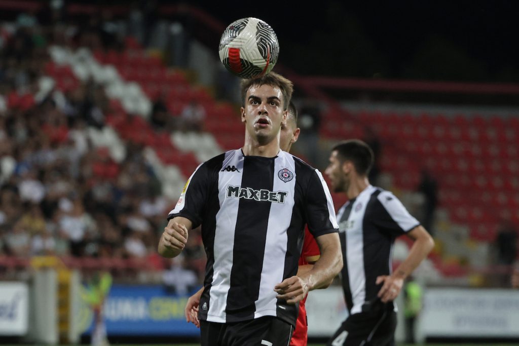 Partizan slavi jesenju titulu, Jovan Milošević na klupi (SASTAVI)