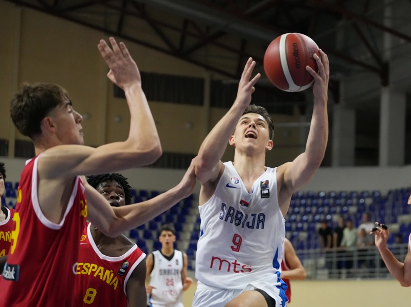 Kadeti izgubili u dramatičnoj završnici od Španije i za četvrtfinale igraju protiv Grčke