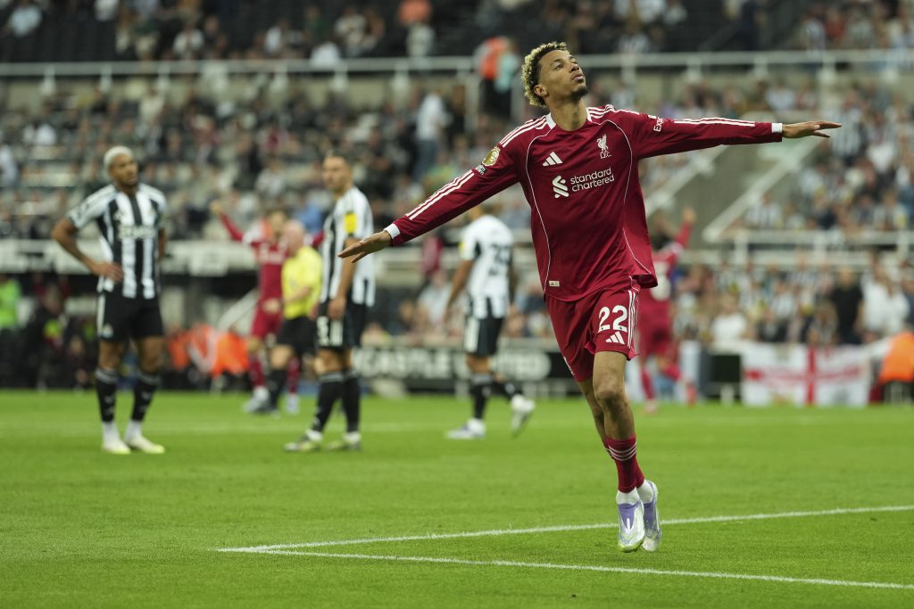 Epska glupost Liverpulovog novajlije! Proslavio gol skidanjem dresa, ali zaboravio da već ima žuti karton (VIDEO)