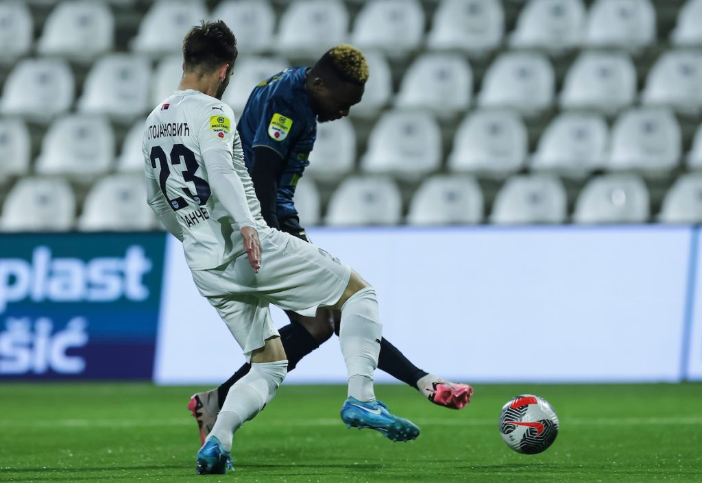 „Romantičari“ reagovali i doveli iskusnog levog beka