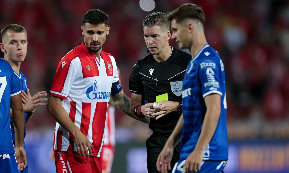 Problem za Leh na startu! Ofanzivca odvezli sa terena, izmena gostiju već u 8. minutu