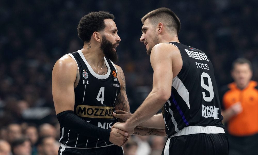 Oglasio se Vašington: Imao je poruku u tri reči za „grobare“