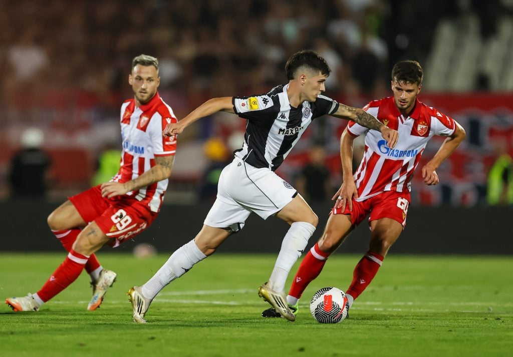 Crno na belo: Samo jedna zemlja prodaje igrače mlađe od 20 godina više od Srbije