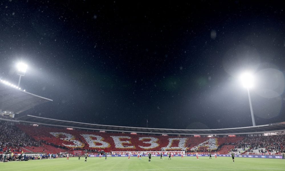 „Posebna isporuka“: Automobilista i glumac promovišu Zvezdin duel s FCSB-om (VIDEO)