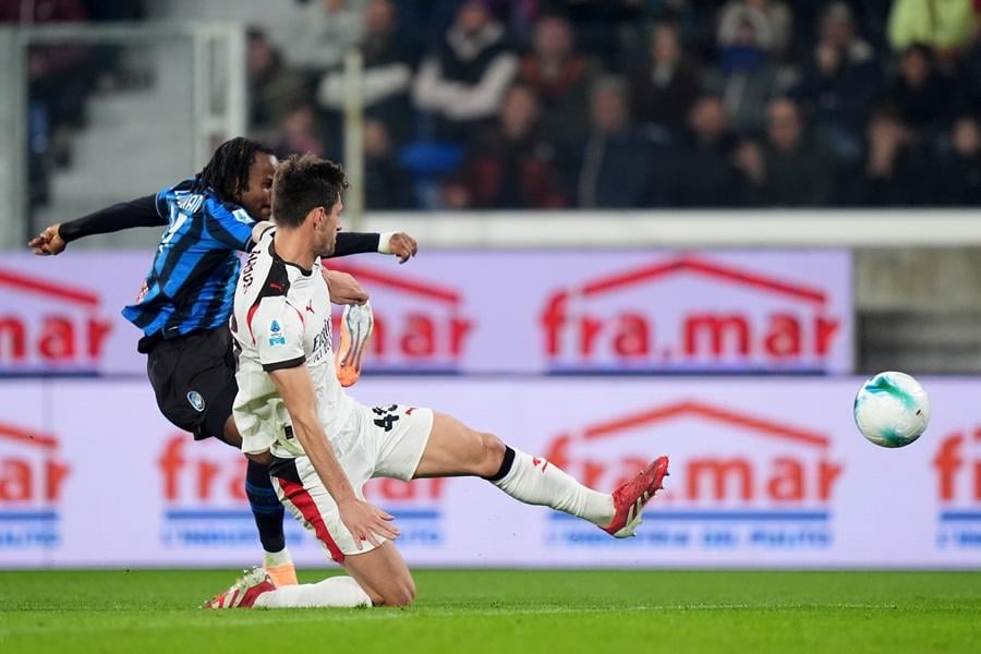 Serija A: Milanu samo bod u Bergamu, Napoli pobeđuje i bez De Brujnea