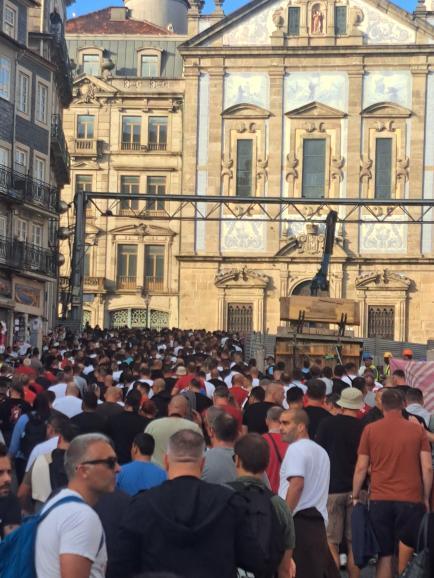 Delije u Portu (Foto: MaxBet Sport)