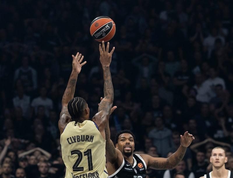 Klajburn sa skoro pola terena srušio snove crno-belima (VIDEO)