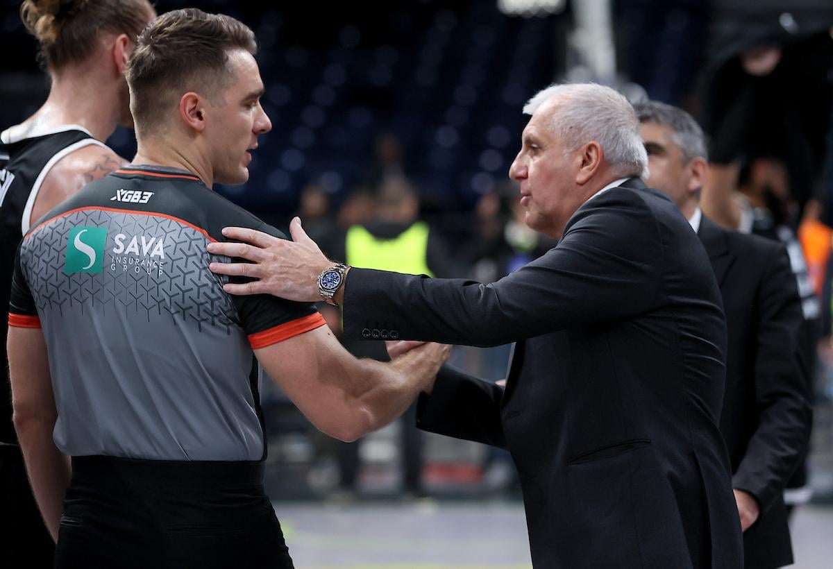 Da li je ovo novi problem za Partizan? Obradović: Dobio je udarac u prst, ne izgleda dobro