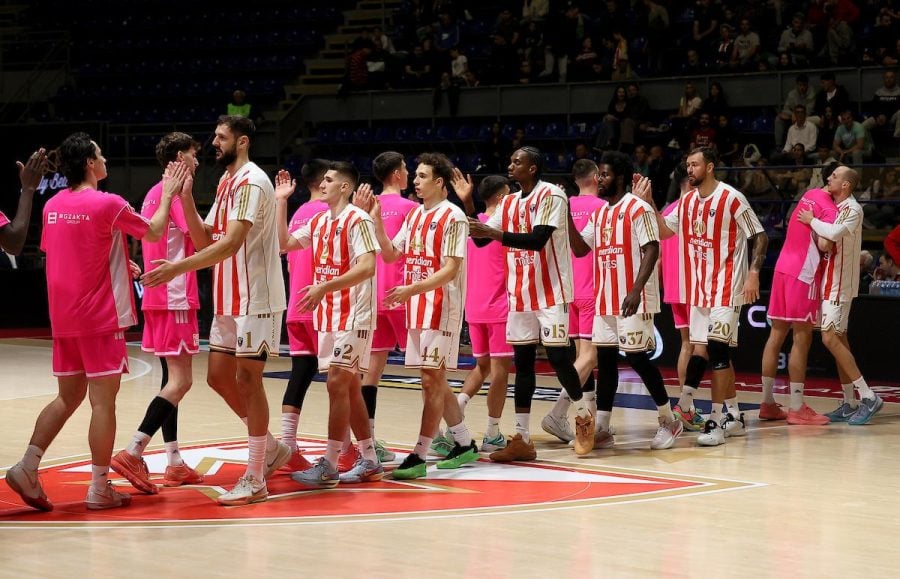 Nvora van protokola, Batler već uz Zvezdu: NBA pojačanje uživo bodri nove saigrače (FOTO)