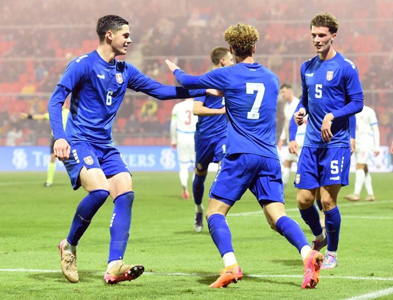 Mlada selekcija Srbije bolja od Češke