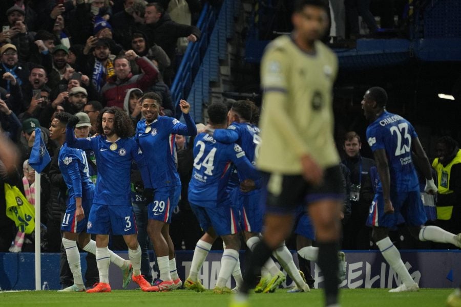 „Pune tribine čudnih navijača“: Neočekivani gost na tribinama Stamford brdiža u Ligi šampiona (VIDEO)