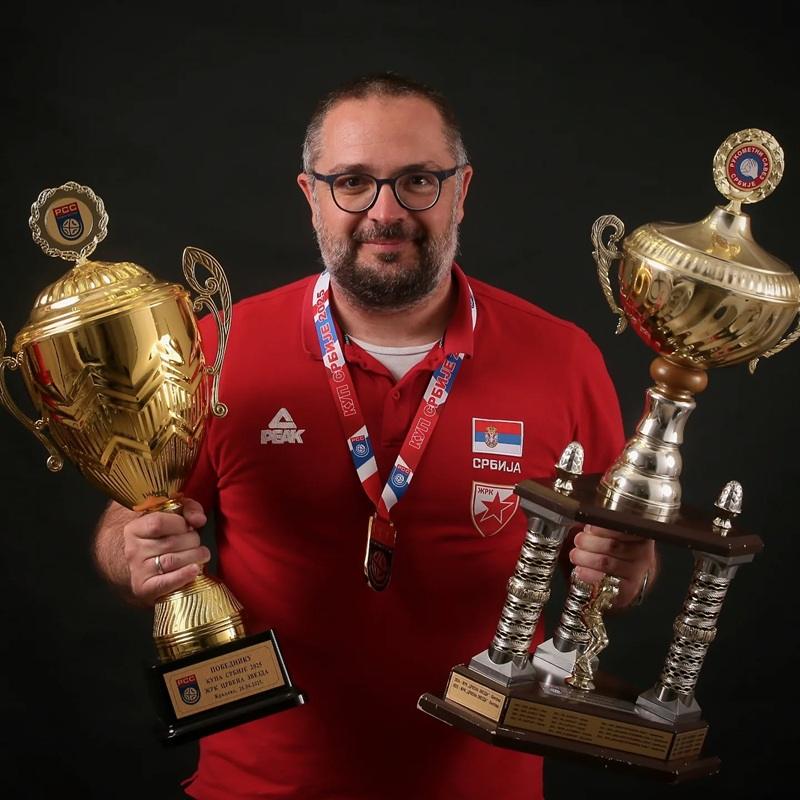 Smena na klupi Crvene zvezde: Milosavljevića nasledio trener koji zna kako se osvajaju trofeji