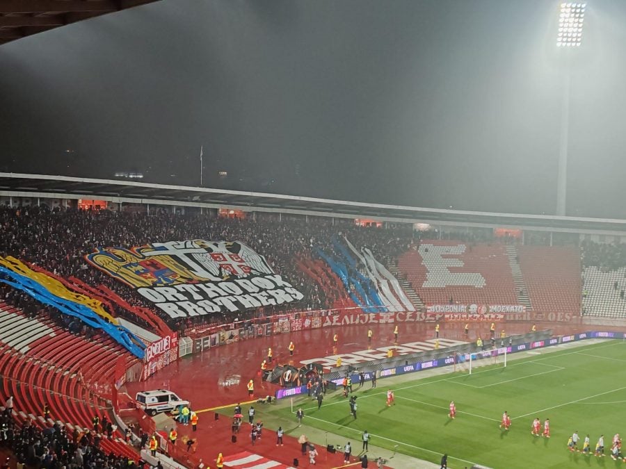 Emotivne scene na „Marakani“: Na „severu“ grbovi Srbije i Rumunije! Gosti zapevali „bratija“ i Srbija“ (VIDEO)