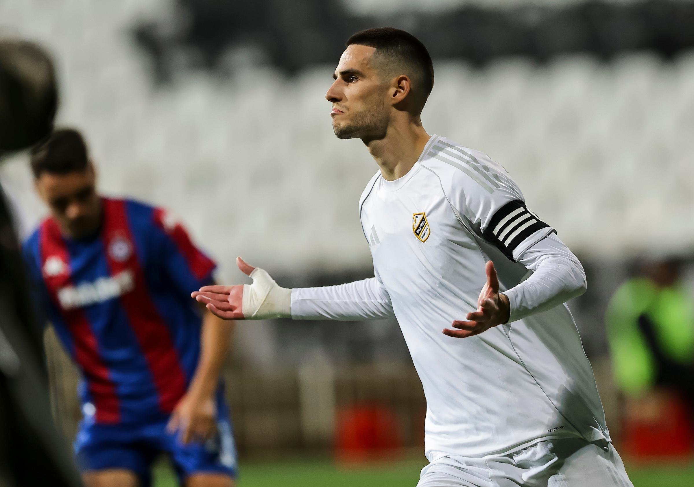 Čukarički slavio u Nišu posle preokreta! Tedić dvostruki strelac, nestanak struje prekinuo meč (VIDEO)