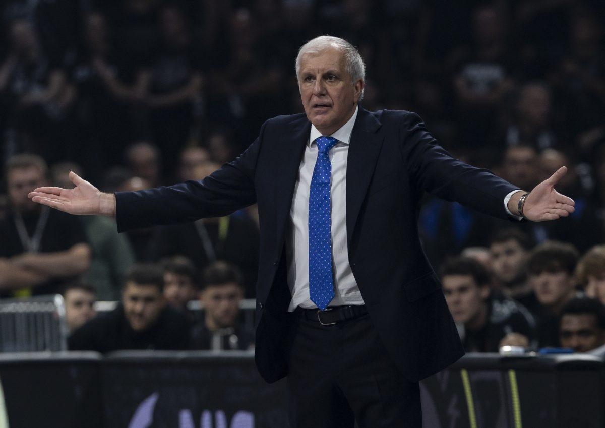 Šta se ovo dešava u Partizanu? Obradović na tajm-autu molio igrače da nešto kaže (VIDEO)